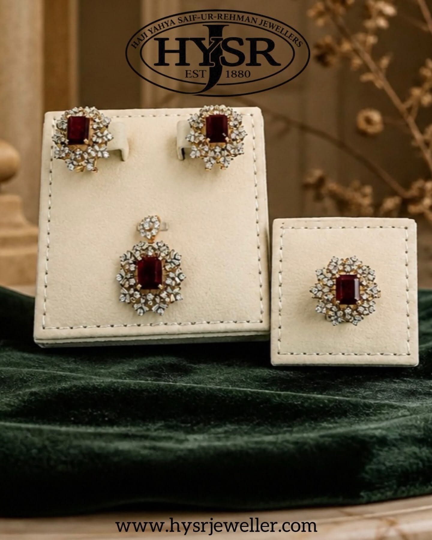 GOLD LOCKET SET