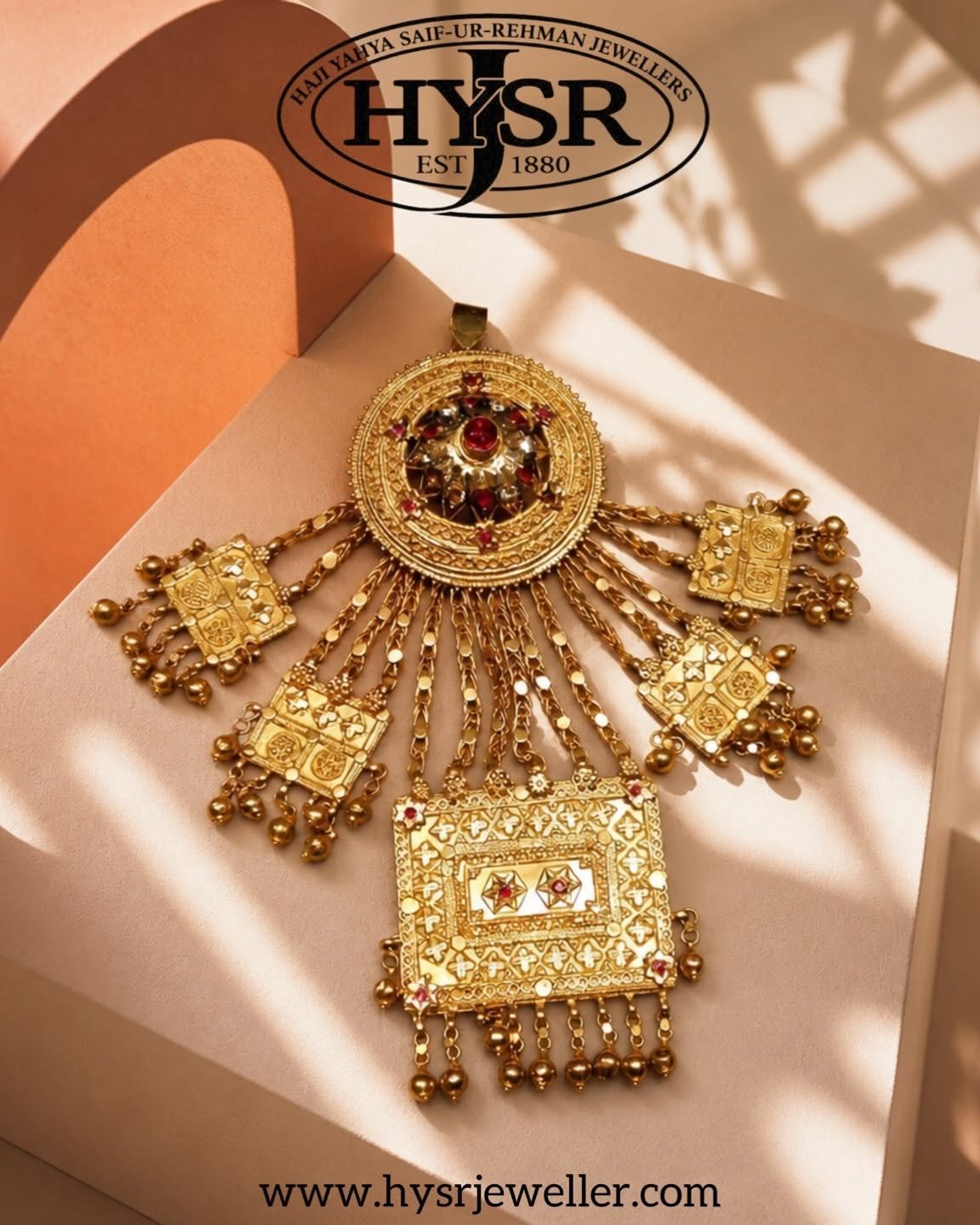 GOLD BINDIYA DESIGN